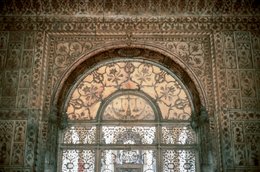 Architecture;-Balance-de-justice;-Delhi;-Écran-de-marbre;-Fort-rouge;-Inde;-Jali;-Kaleidos;-Kaleidos-images;-Khas-Mahal;-La-parole-à-limage;-Lal-Qila;-Marbre;-Mizan-i-Adl;-Moghols;-Patrimoine-de-lHumanité;-Rinceaux;-Shah-Jahan;-Shahjahanabad;-Stories-Pictures;-Tarek-Charara;-UNESCO;-Vieux-Delhi